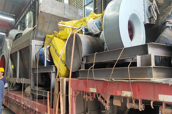 內蒙古煤泥烘干機項目裝車發貨
